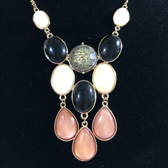 New York & Company Statement Bib Necklace - Picture 2 of 7